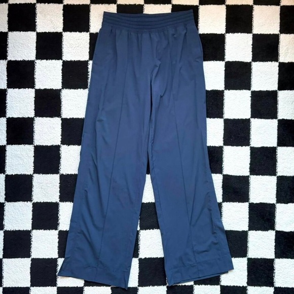 Lululemon Wanderer Wide Leg Pant Navy Blue size 2 - Picture 6 of 8